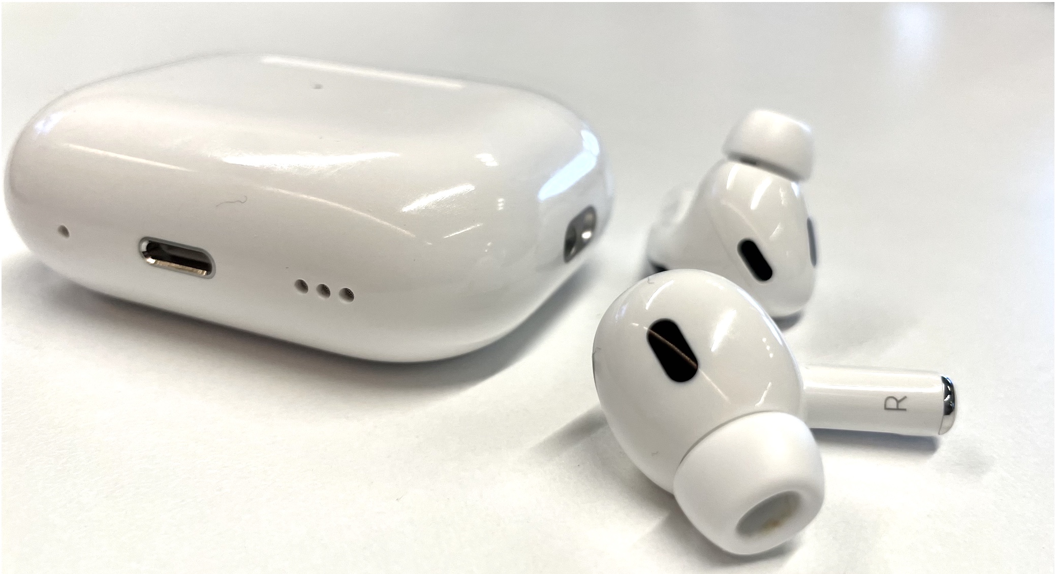 AirPods Pro 2nd generation with MagSafe Charging Case (USB-C)