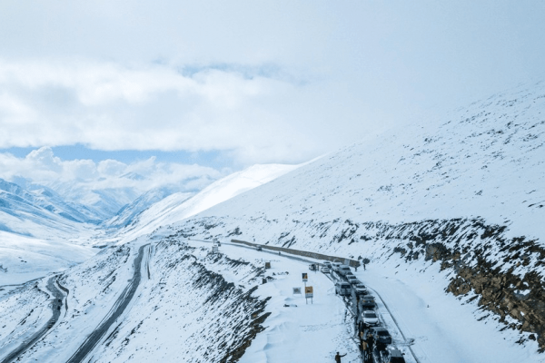 Snowfall Closes Babusar-Naran Highway