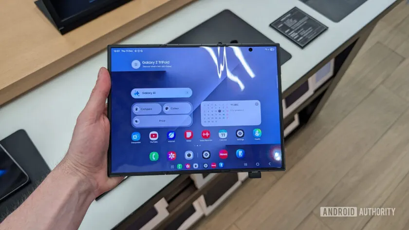 Samsung Wide Fold leak